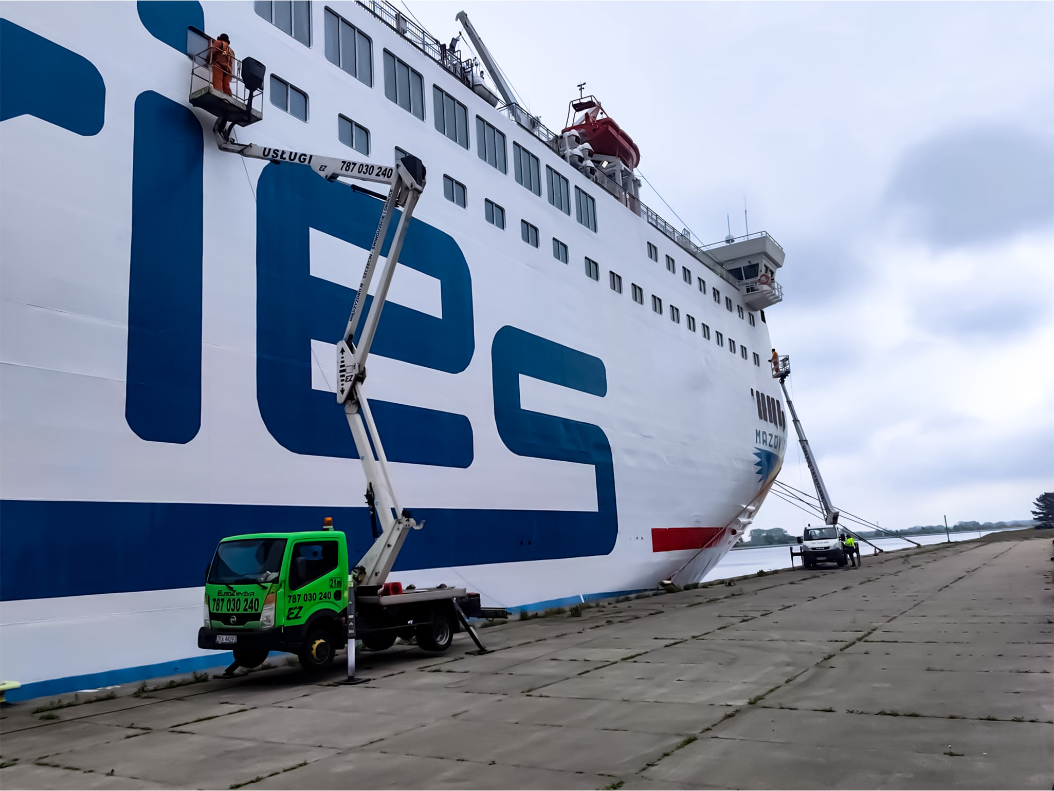 Prace konserwacyjne na wysokości – prom Polferries Szczecin